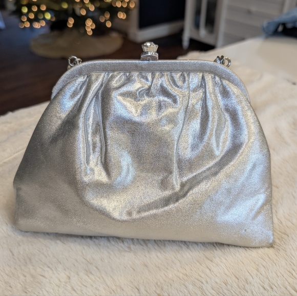 Source Unknown Handbags - Silver Metallic Kiss Lock Evening Bag Rhinestone Clasp Vintage Style NYE Party